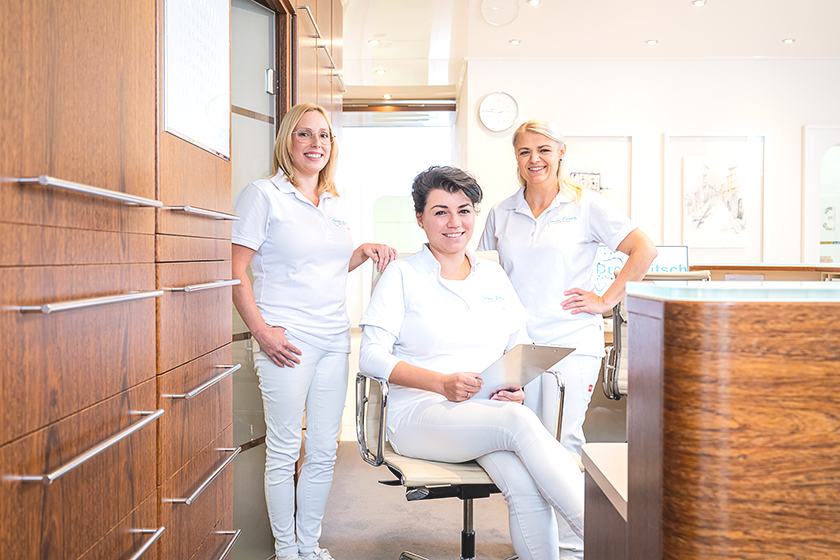 zahnarzt_zitsch_schriesheim_praxis_team_drei_570.webp